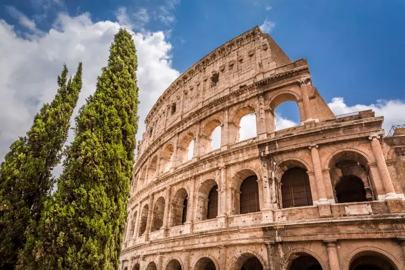 oldest buildings in Rome